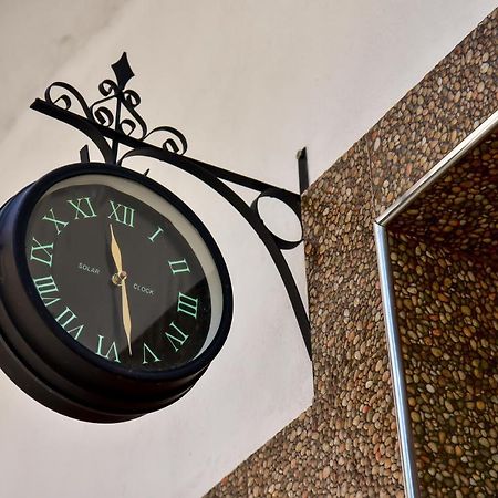 The Old Town Clock Hotell Gjirokastër Eksteriør bilde