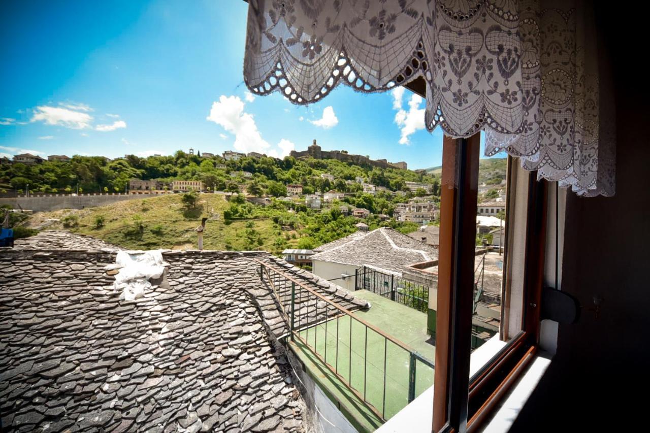 The Old Town Clock Hotell Gjirokastër Eksteriør bilde